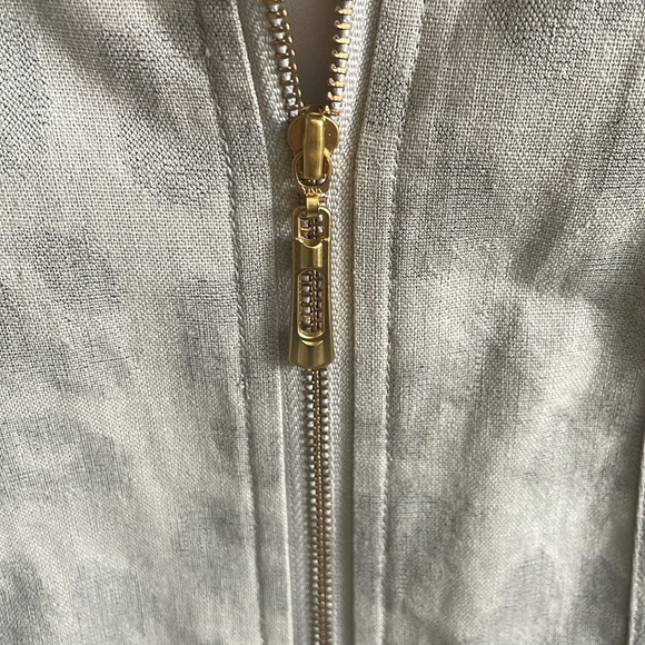 Chicos pale animal print jacket size small Chicos size 0 - Picture 6 of 8